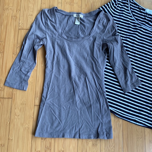 3 Shirt Bundle - FOREVER XXI - Med & Sm - Picture 3 of 4